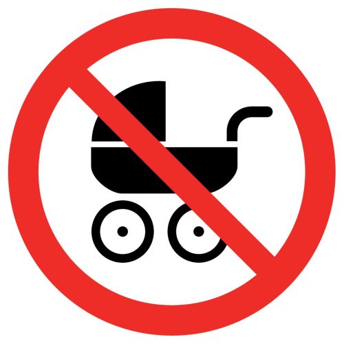 Babakocsit bevinni tilos